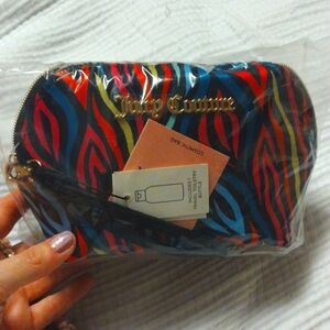 🆕 Juicy Couture Rainbow Zebra makeup bag with wristlet 🌈